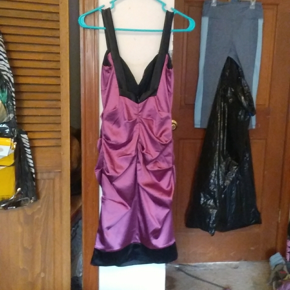 Dress - Picture 2 of 4